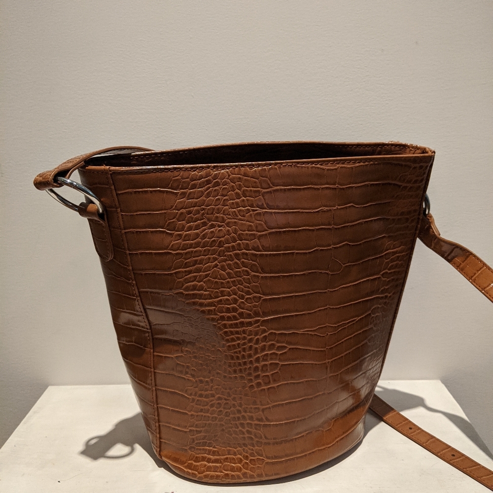 Urban Outfitters crock/bucket bag 🐊